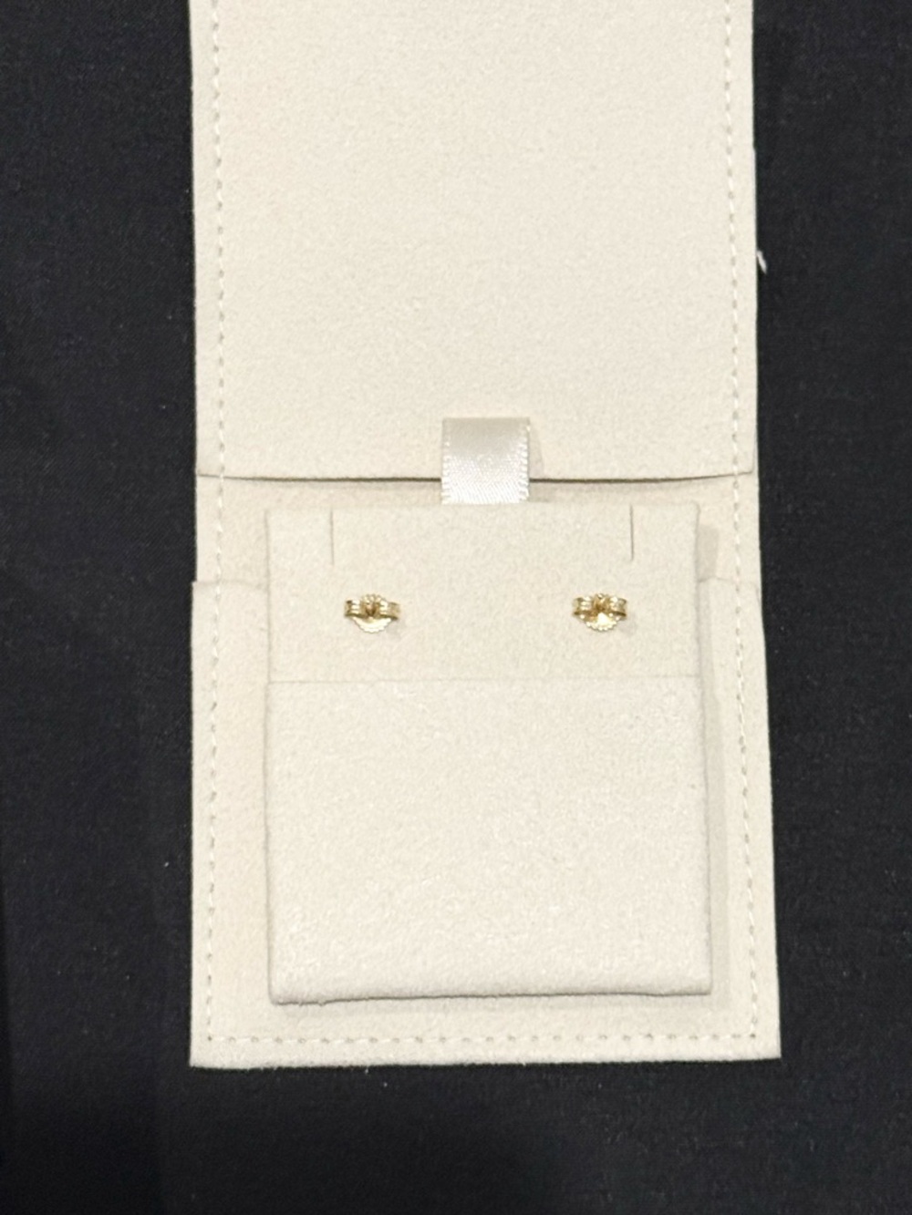 RARE Kendra Scott Tegan 14k Yellow Gold Stud Earrings in White Diamond - Picture 6 of 9